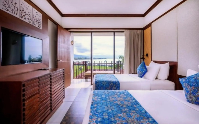 Lovina Beach Club & Resort