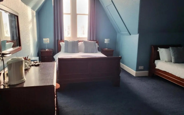 Carlton Hotel