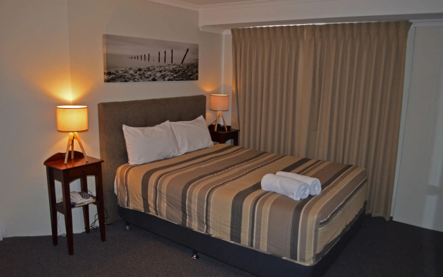 Arkana Motor Inn & Terrace Apartments