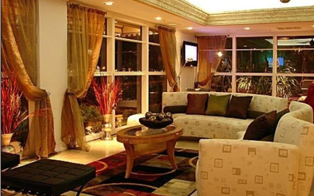Lauderdale Beachside Hotel