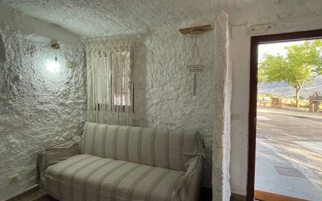 Cuevas El Atochal Orígenes
