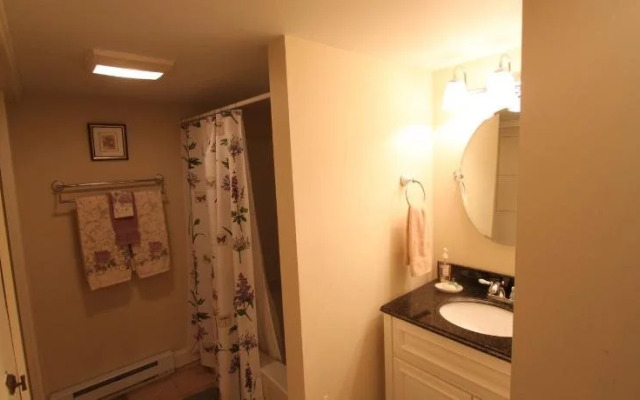 The 1810 Juliand House Bed & Breakfast