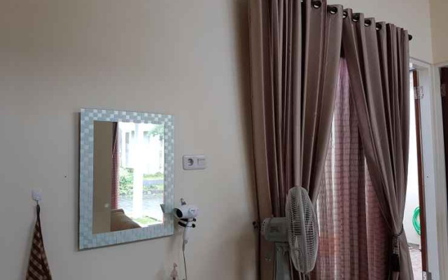 RUMAH SINGGAH ASRI MALANG - Homestay Syariah