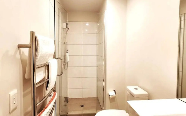 Sunny, Spacious And Magnificent Sea Views!