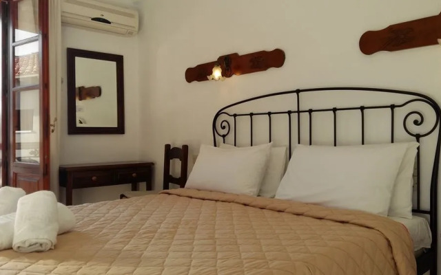 Chrysoulas Guest House