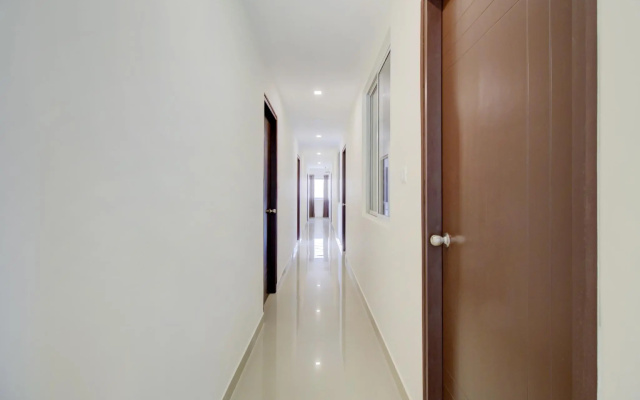 OYO 75776 Sri Sai Suites