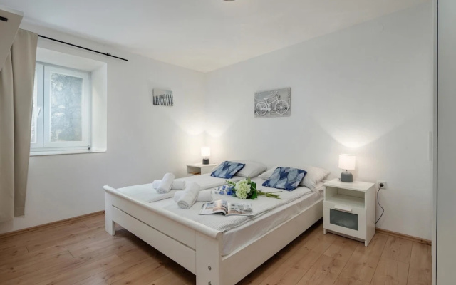 Villa Anna With Private Pool And Garden