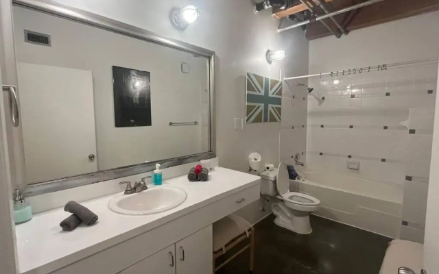 Italian Job Loft In Deep Ellum
