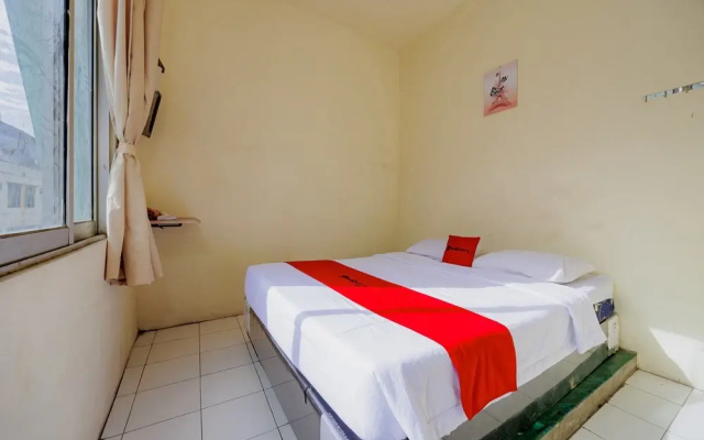 RedDoorz Near Soekarno Hatta Airport 3