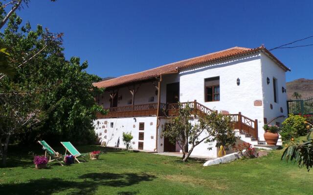 Отель Casa Rural La Montañeta вид на фасад