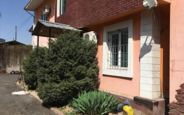 Гостиница Hostel Kok Tobe Казахстан, Алматы - 1 отзыв об отеле, цены и фото номеров - забронировать гостиницу Hostel Kok Tobe онлайн вид на фасад