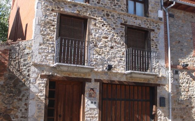 Отель Casa Rural La Oca вид на фасад