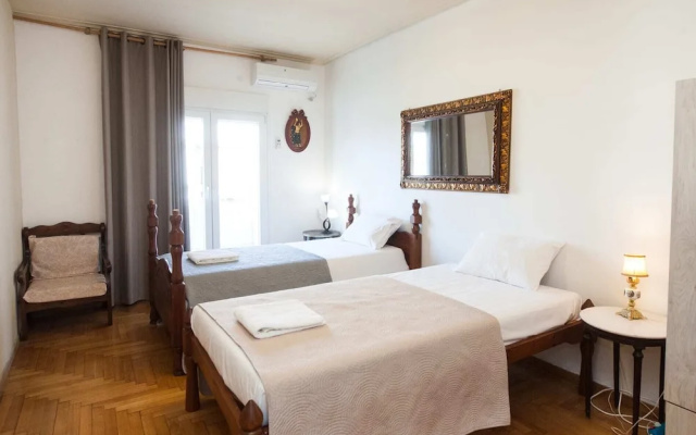 Gorgeous 2 bedrooms apt at Exarcheia