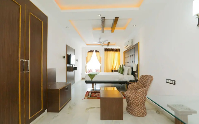 Hotel Mandiram Palace