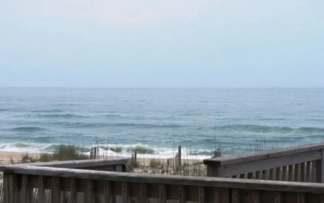 40 Hatteras Blew Studio Bedroom Condo by RedAwning