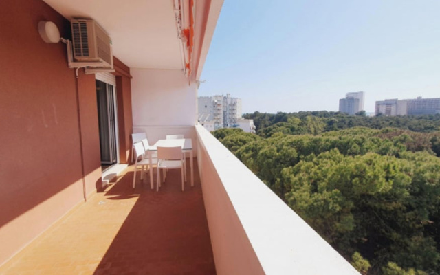 Inviting Apartment Near the Beach