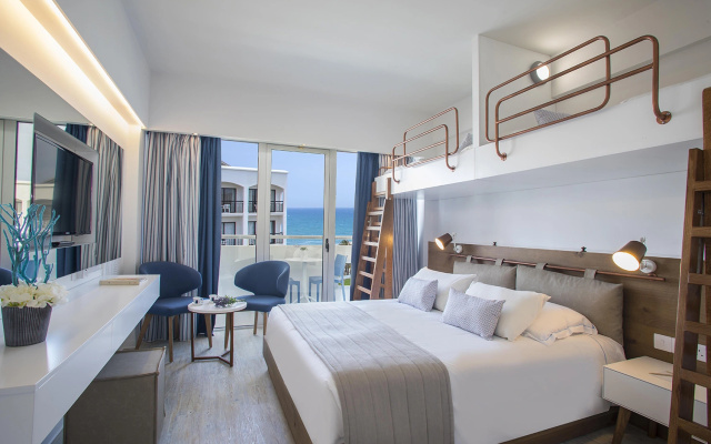 Sandy Beach Hotel & Spa