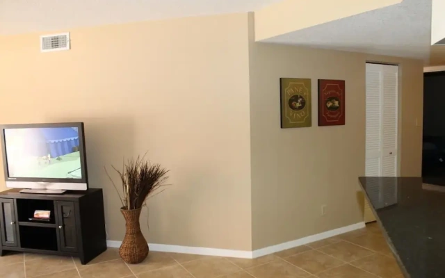 Beach Palms 102 Apartment
