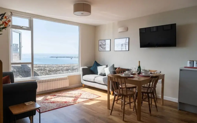 2 Beach Way House
