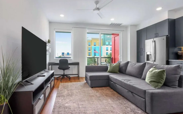 Creekside Modern Condo for 4