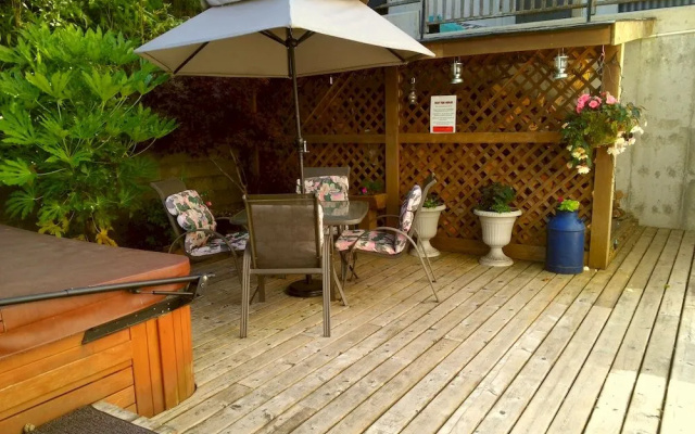 Sechelt Inlet B&B