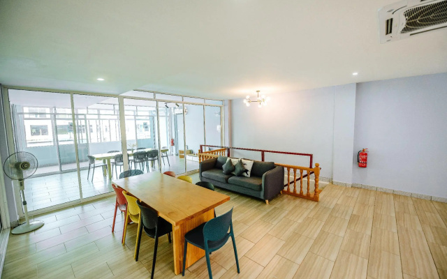 SemRock Hotel