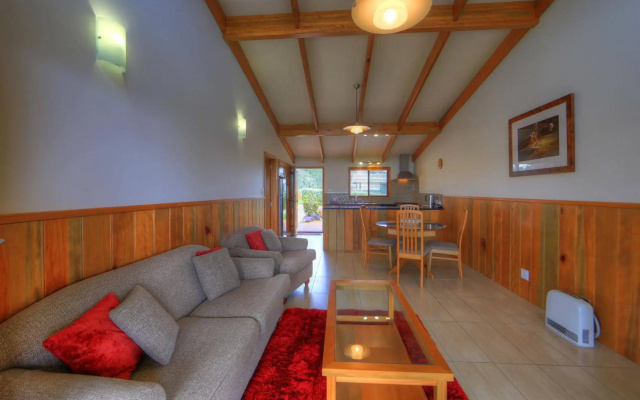 Endeavour Lodge
