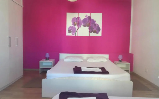 Dama Apartment