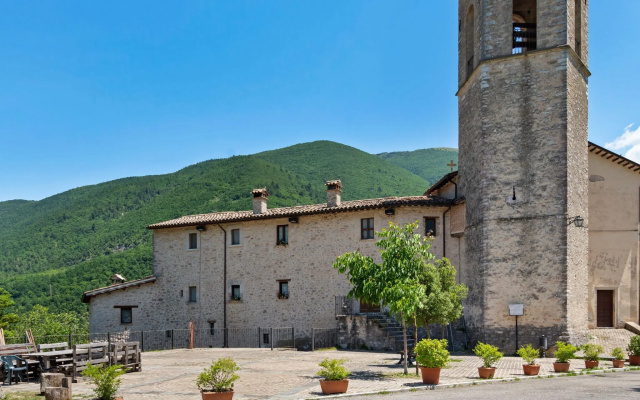 Rustic Mansion in Scheggino near Marmore Waterfalls