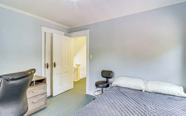 Walkable Abode in Stroudsburg's Business District!