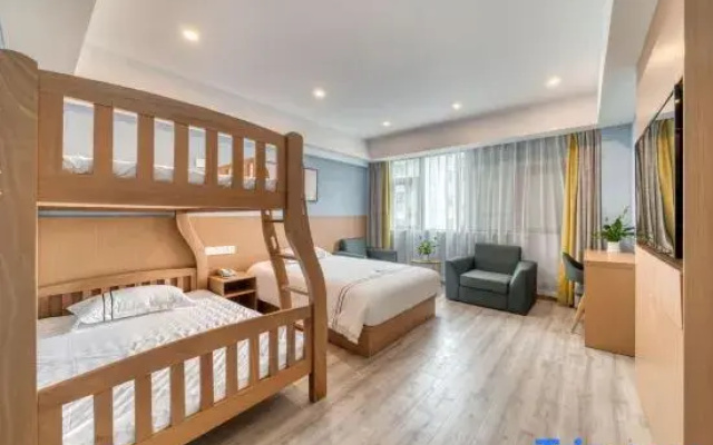 Z Hotel (Hangzou West Lake Hubin Yintai)