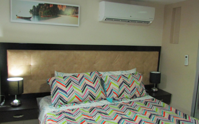 Parque Poblado Apartments