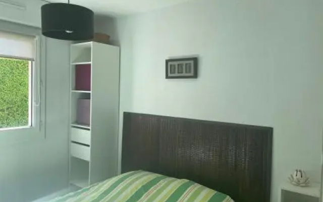 appartement proche mer avec jardin ensoleillé