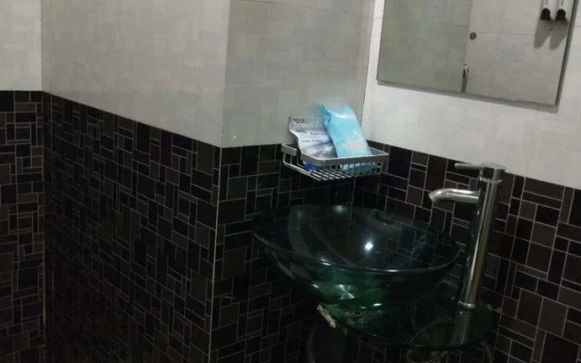 Selina Holiday Hotel Minzhi Branch