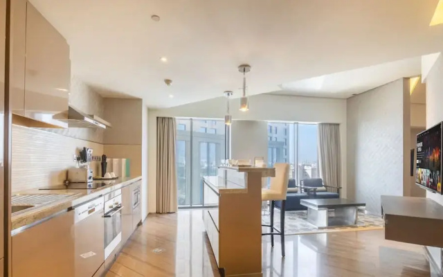 Elegant 1BR Apartment Near Dubai Frame