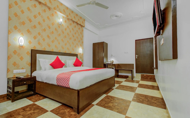 Capital O 16579 Hotel Dream Palace