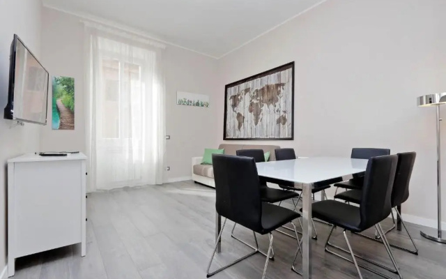 Vatican Museum Bright Apartment up to 9 people