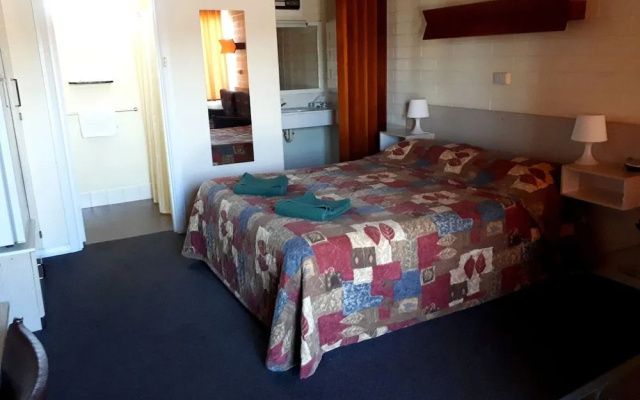 Bordertown Motel