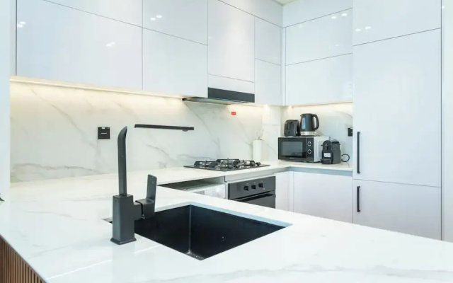 PVH - City View 1BR - Binghatti House