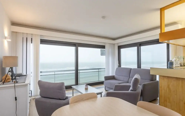 Corner Apartment With Phenomenal sea View