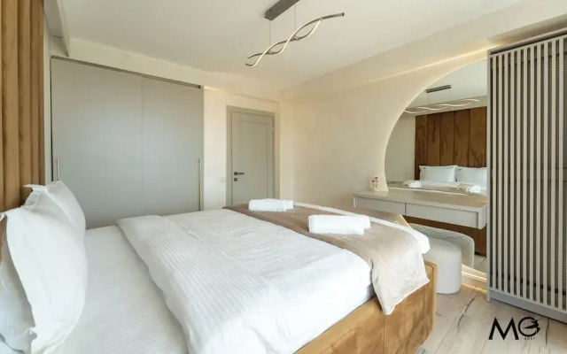 MoHost Valcom - Luxury Skyline Penthouse