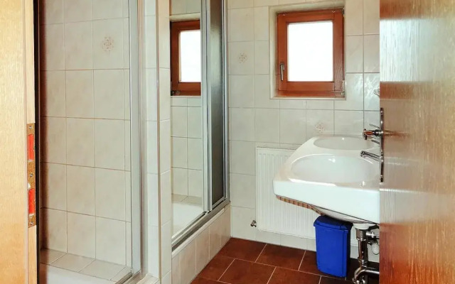 Large Holiday Home With Garden and Balcony in Otztal