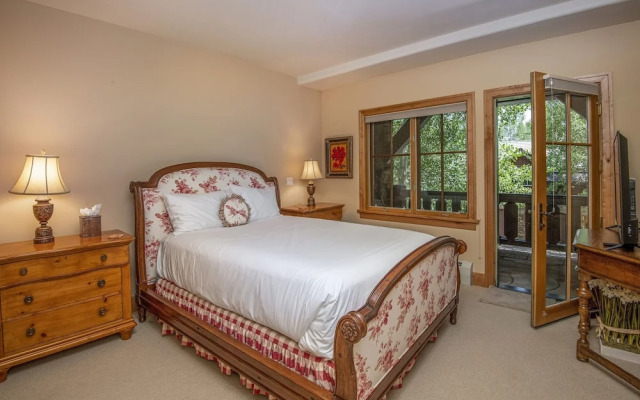 40 Goshawk 5 Bedroom Home by RedAwning