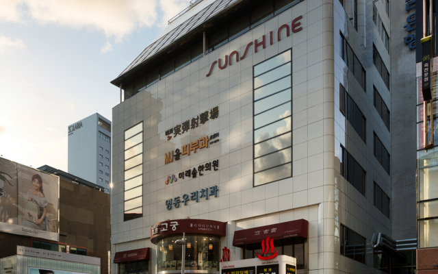 Отель Myeongdong Sunshine Guesthouse Южная Корея, Сеул - отзывы, цены и фото номеров - забронировать отель Myeongdong Sunshine Guesthouse онлайн вид на фасад