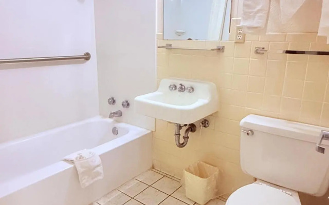 Econo Lodge Cameron