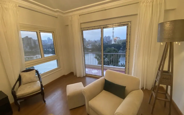 Nile View Apartment - Sleeps 4 & Balcony
