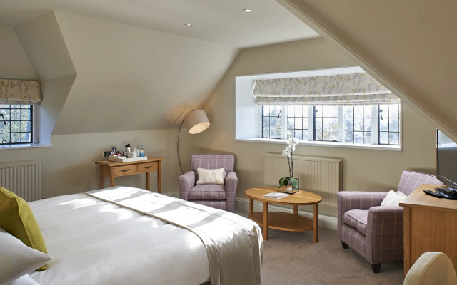 The Manor Elstree