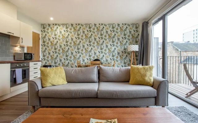 Chic Merchant City Apt. w/ Balcony