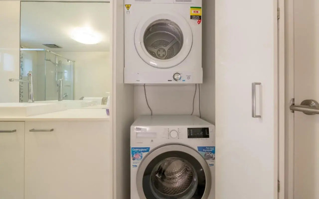 Pacific Towers Unit 4, 19 Ormonde Tce Kings Beach