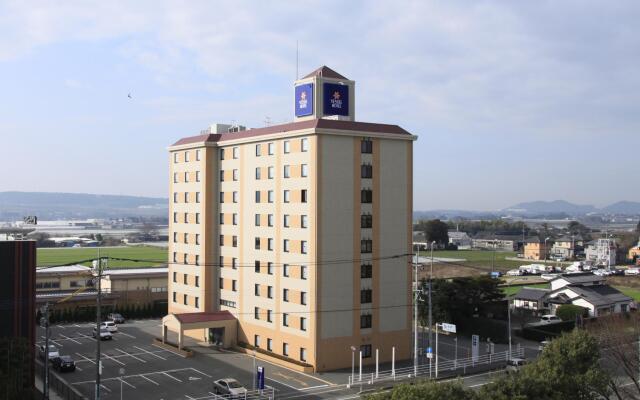 Отель Vessel Hotel Kumamoto Airport Япония, Асо - отзывы, цены и фото номеров - забронировать отель Vessel Hotel Kumamoto Airport онлайн вид на фасад